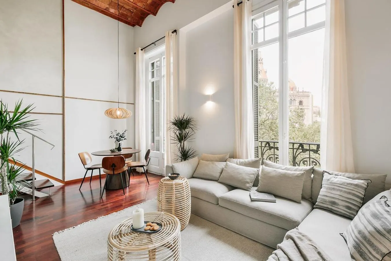 Agerola - 2 Bedrooms In Eixample Dreta Barcelona