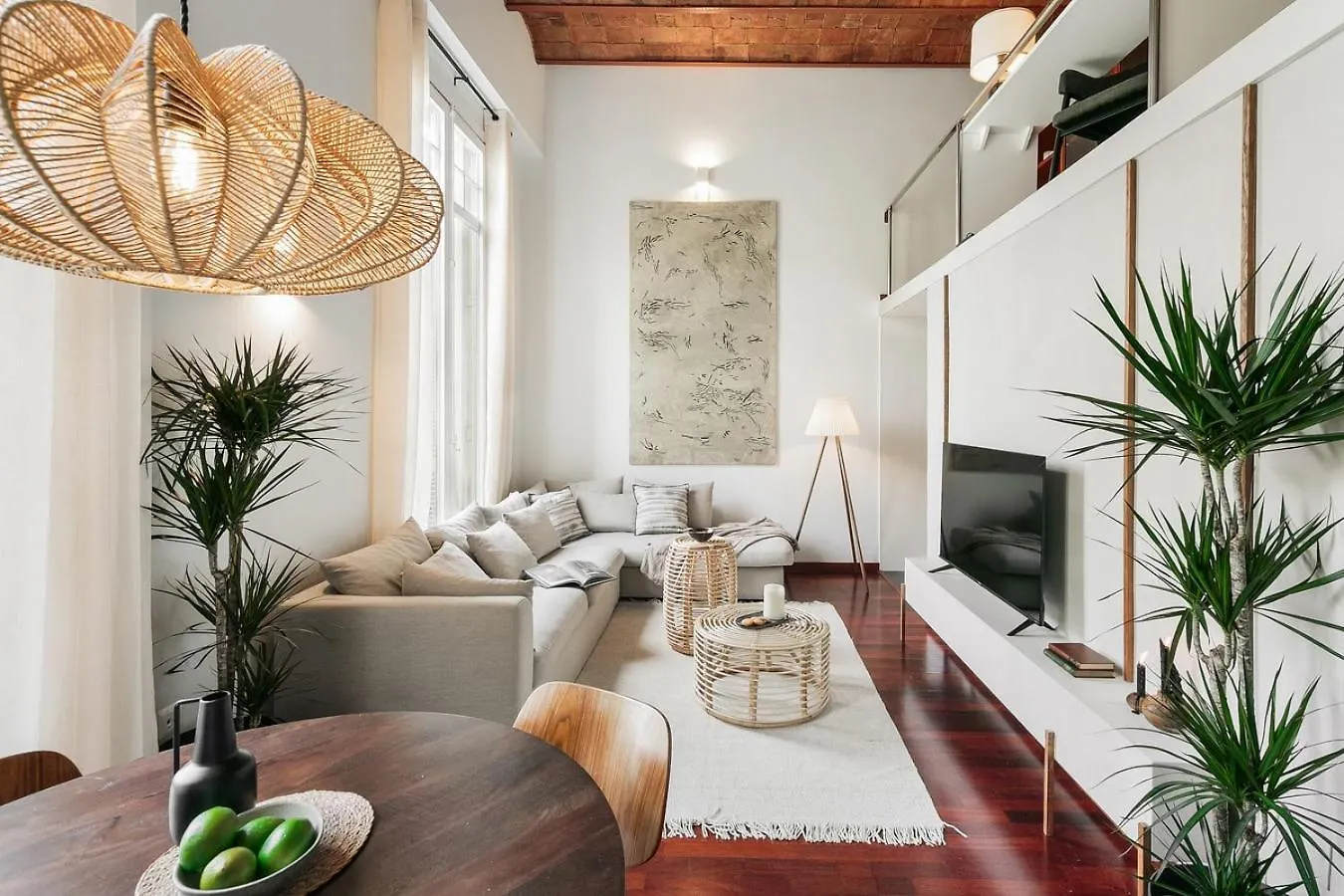 Agerola - 2 Bedrooms In Eixample Dreta Barcelona Apartment