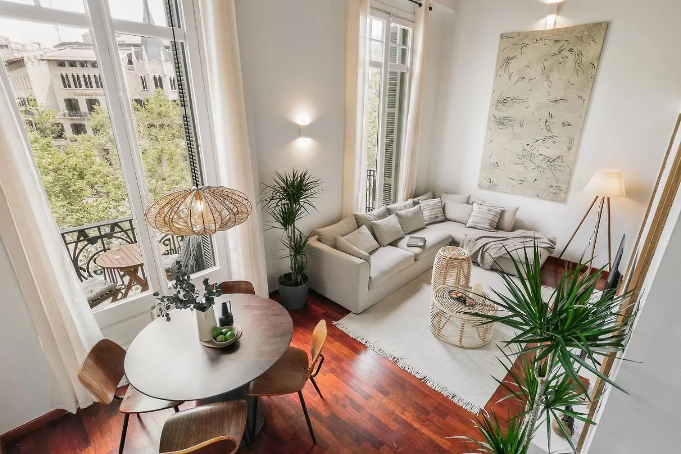 הקונטקטים של Agerola - 2 Bedrooms In Eixample Dreta
