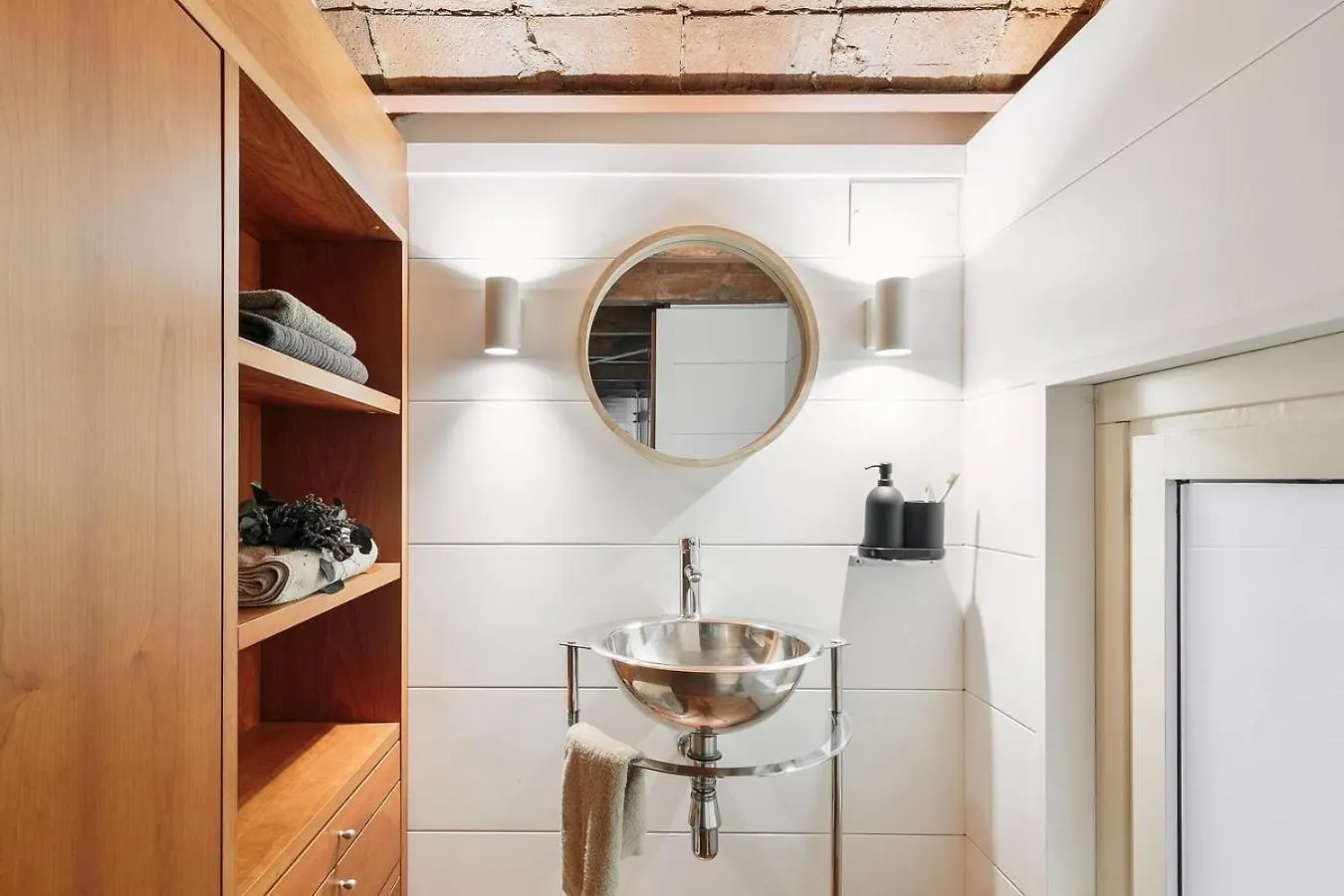 Agerola - 2 Bedrooms In Eixample Dreta Barcelona 0*,  Spain